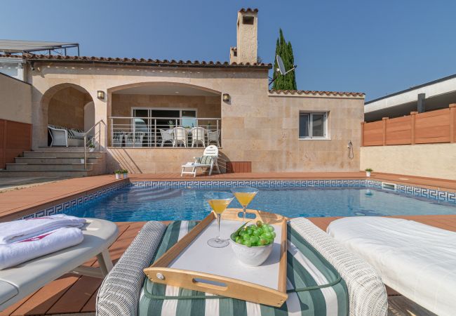 Вилла на Empuriabrava - 0141-PANI