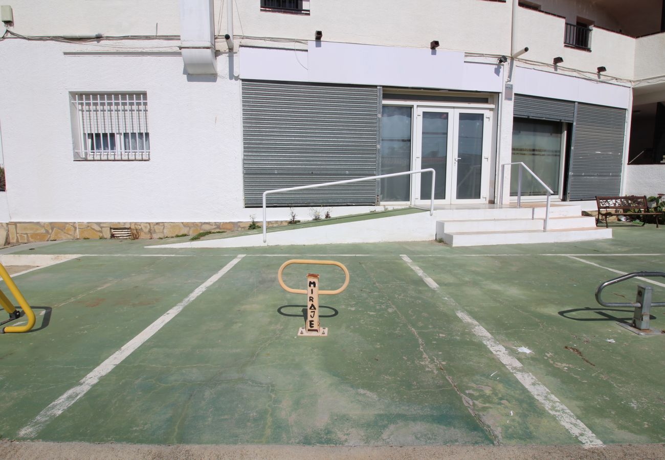 Апартаменты на Эмпуриабра / Empuriabrava - 0183-SANT MAURICI Квартира с видом на канал и парковкой