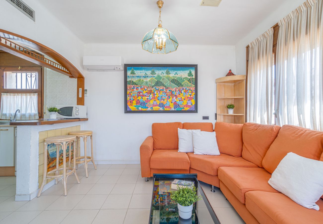Вилла на Эмпуриабра / Empuriabrava - 0191-SANT MAURICI Дом с частным бассейном
