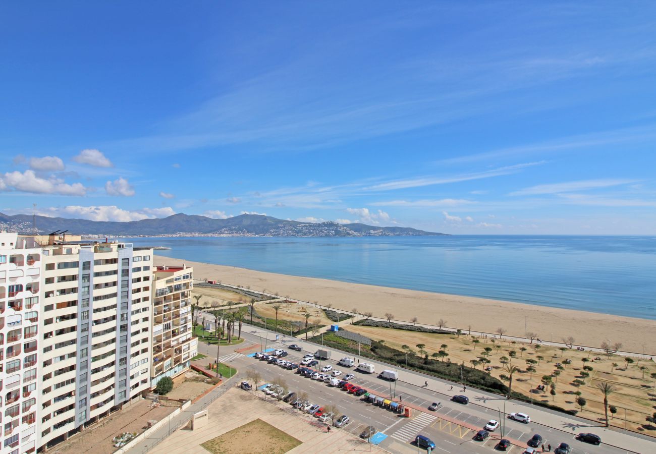 Квартира-студия на Эмпуриабра / Empuriabrava - 0115-MANHATTAN Студия с видом на море