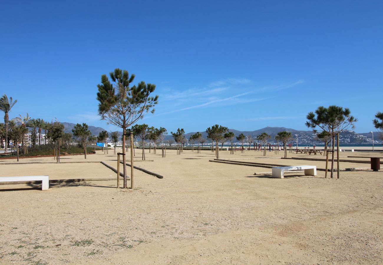 Апартаменты на Эмпуриабра / Empuriabrava - 0116-MUGA PARK Квартира с видом на реку и море