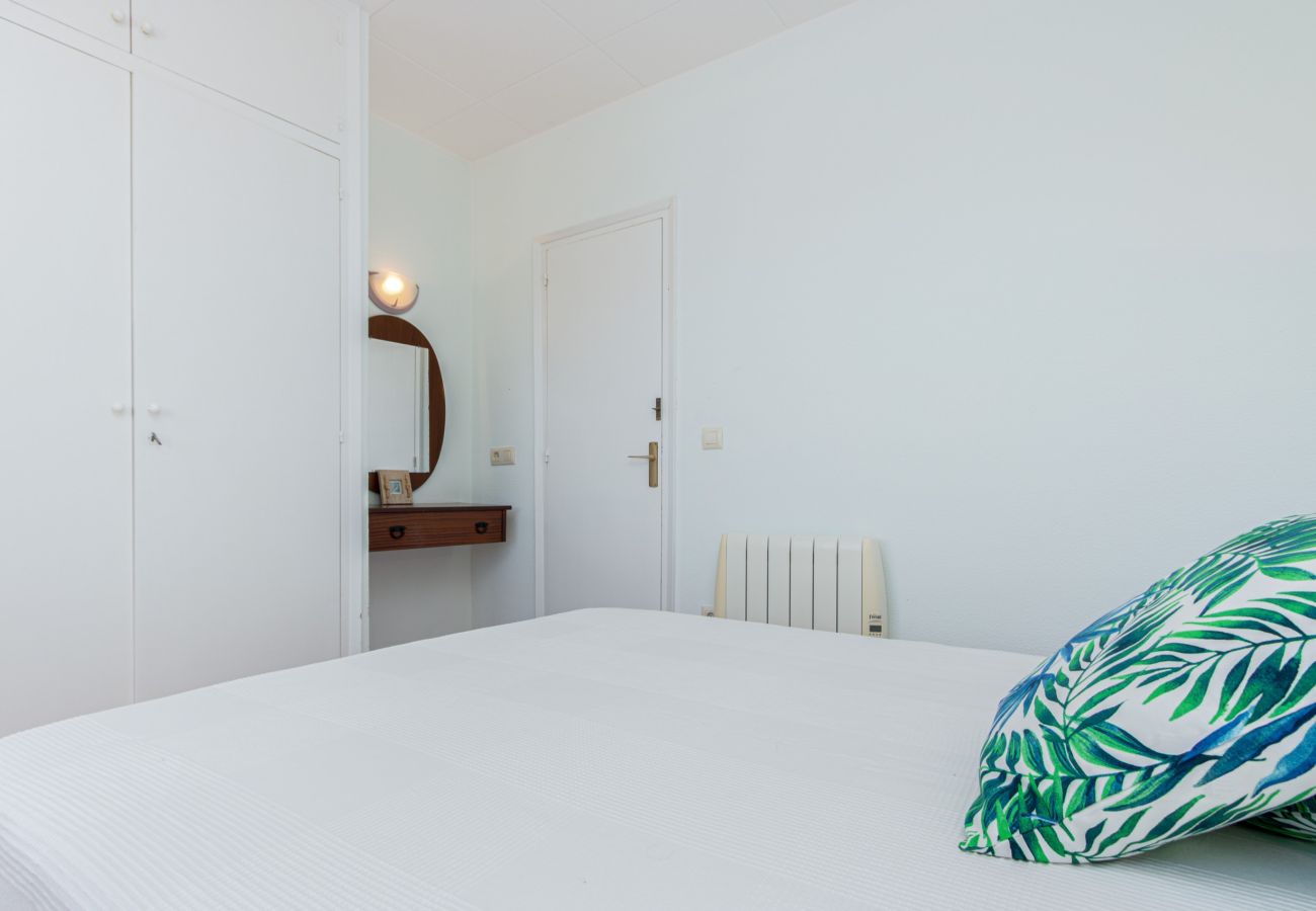 Апартаменты на Эмпуриабра / Empuriabrava - 0147-PORT SOTAVENT Квартира с видом на канал и бассейном