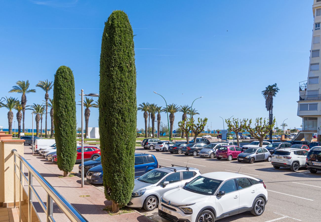 Апартаменты на Эмпуриабра / Empuriabrava - 0088-MIRABLAU Апартаменты с боковым видом на пляж
