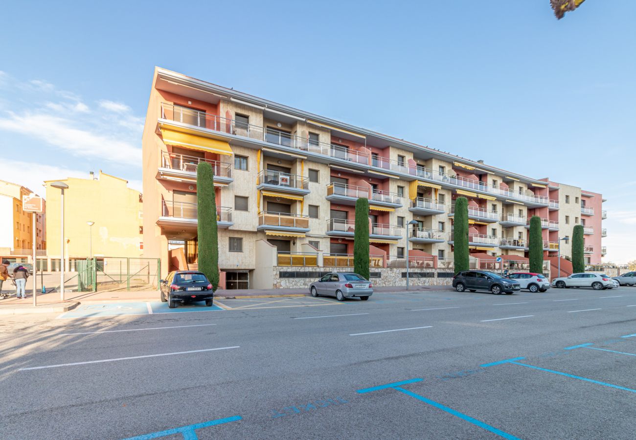 Апартаменты на Эмпуриабра / Empuriabrava - 0089-MIRABLAU Апартаменты с боковым видом на пляж