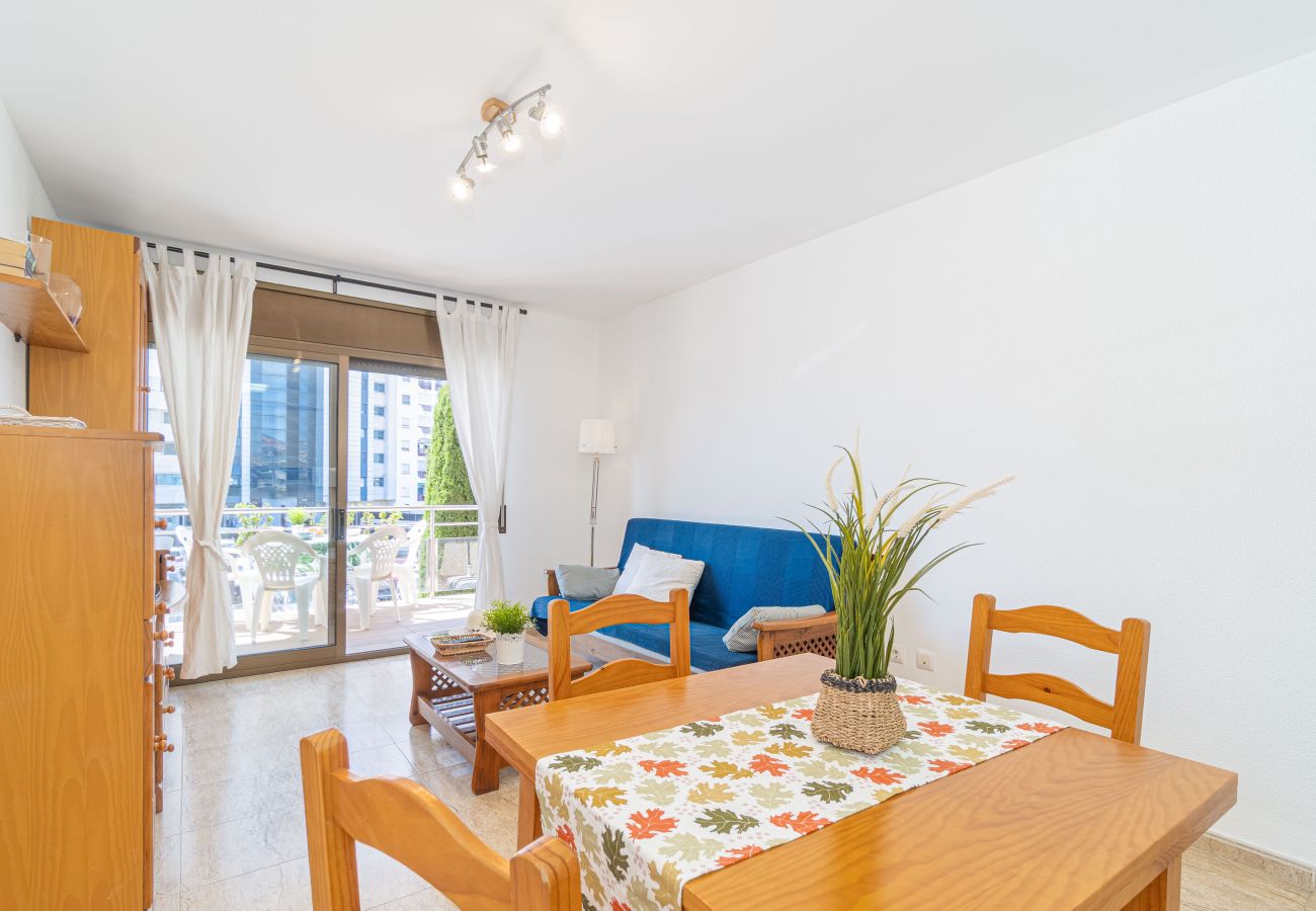 Апартаменты на Эмпуриабра / Empuriabrava - 0089-MIRABLAU Апартаменты с боковым видом на пляж